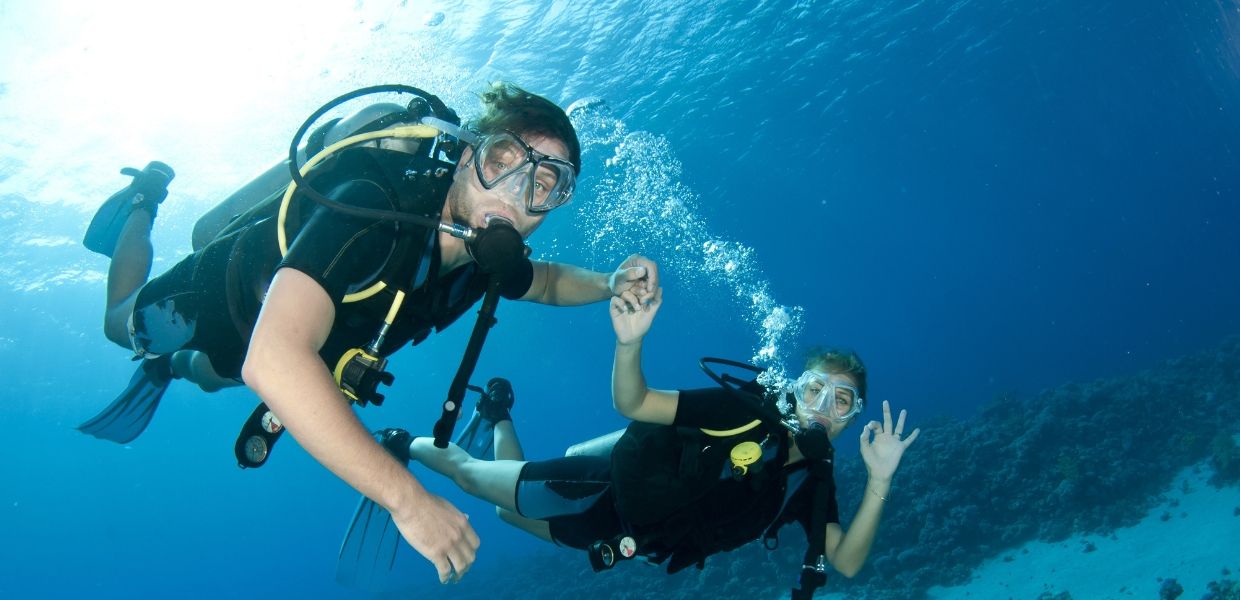 Produzione di occhiali sportivi graduati e maschere da sub graduate