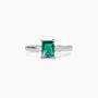 Anello in argento con smeraldo sintetico