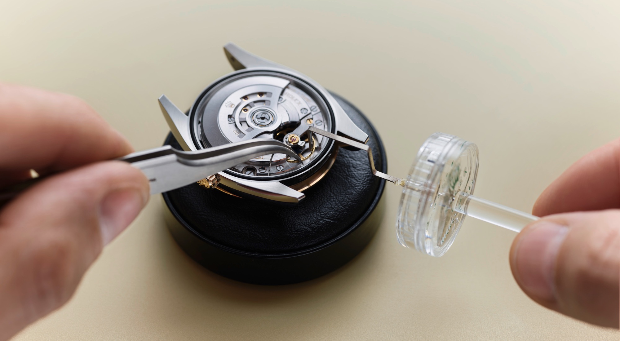 La procedura della revisione completa degli orologi Rolex - Gioielleria Benetti