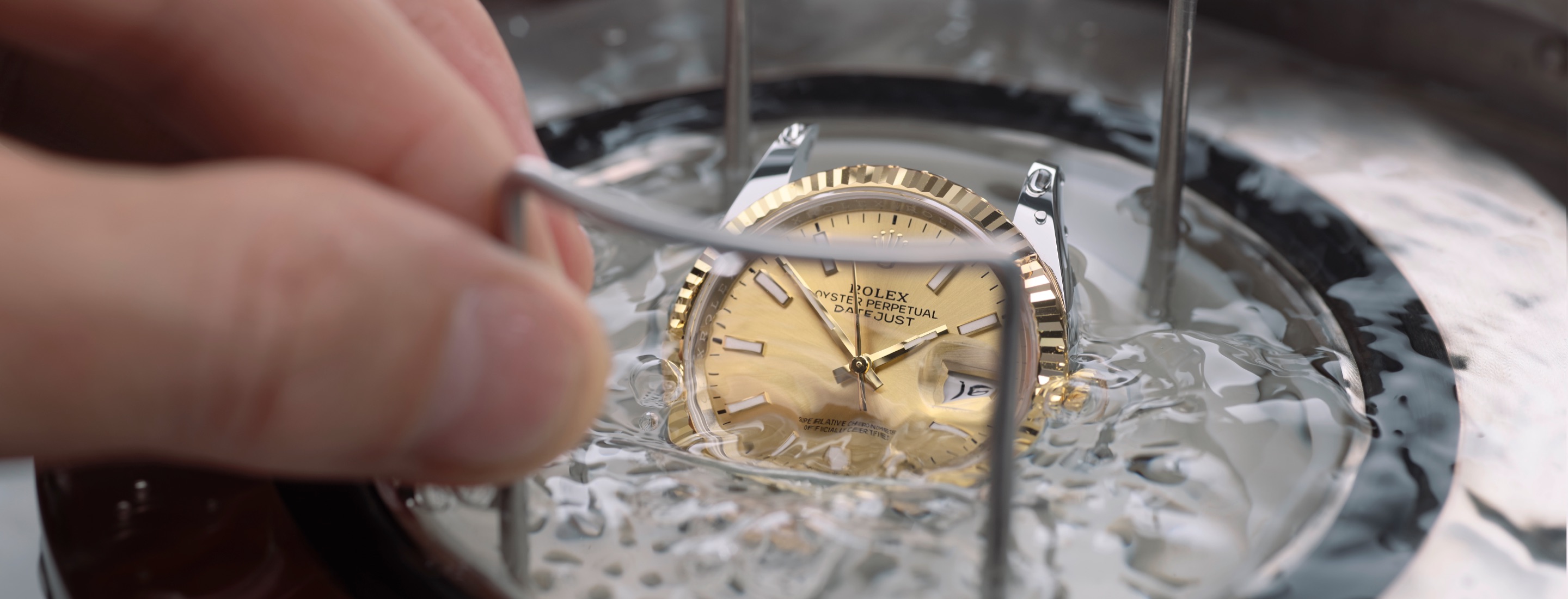 La procedura della revisione completa degli orologi Rolex - Gioielleria Benetti